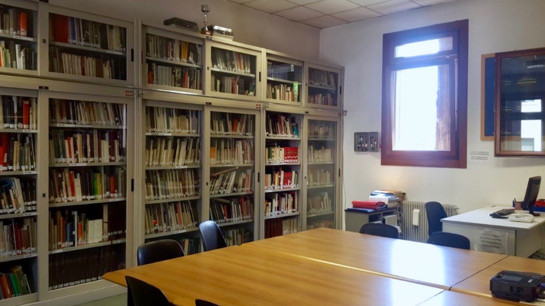 Foto della Biblioteca della Sede Centrale del Liceo Artistico di Treviso